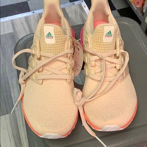 Adidas sneakers size 7 1/2 womens